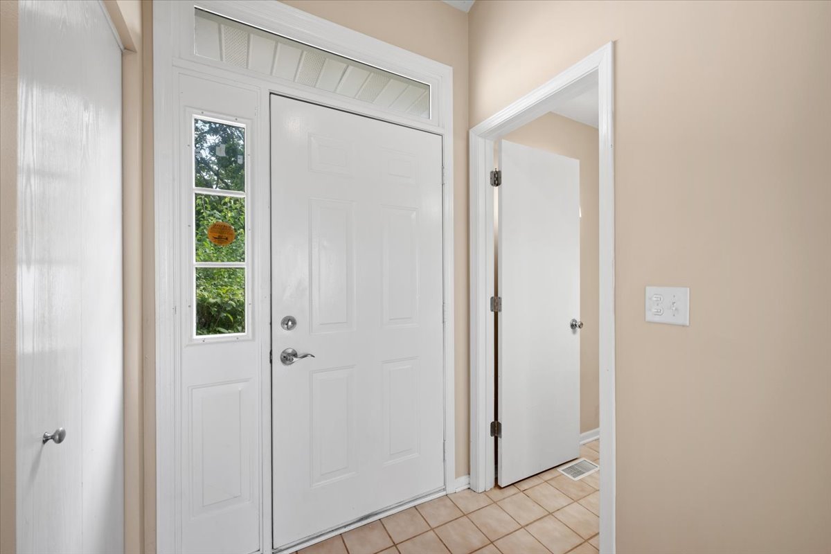 4233 Springlake Drive Property Photo 5