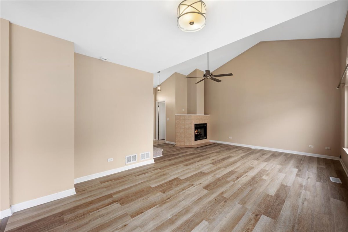 4233 Springlake Drive Property Photo 9