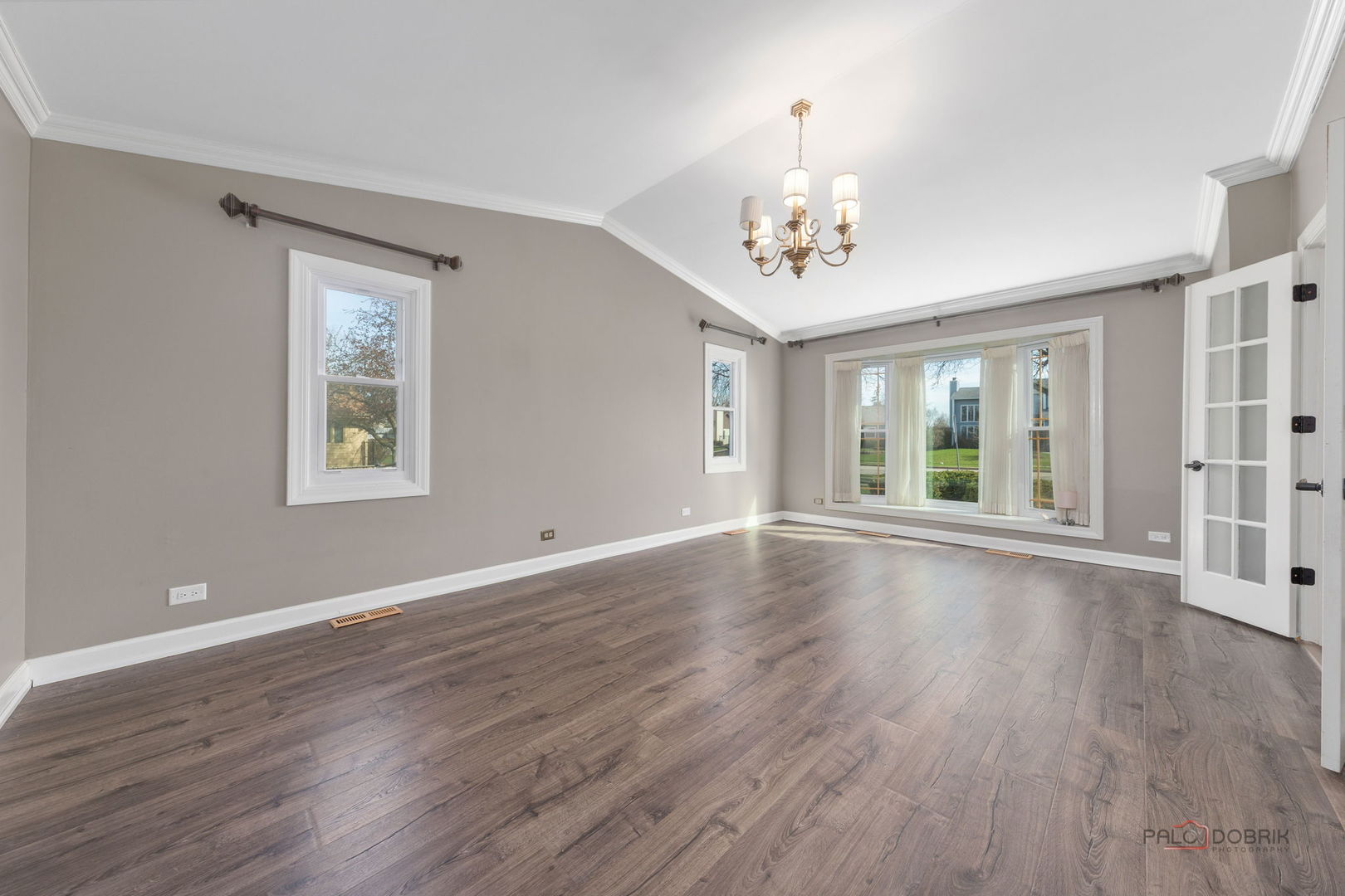 2326 W Weathersfield Way Property Photo 3