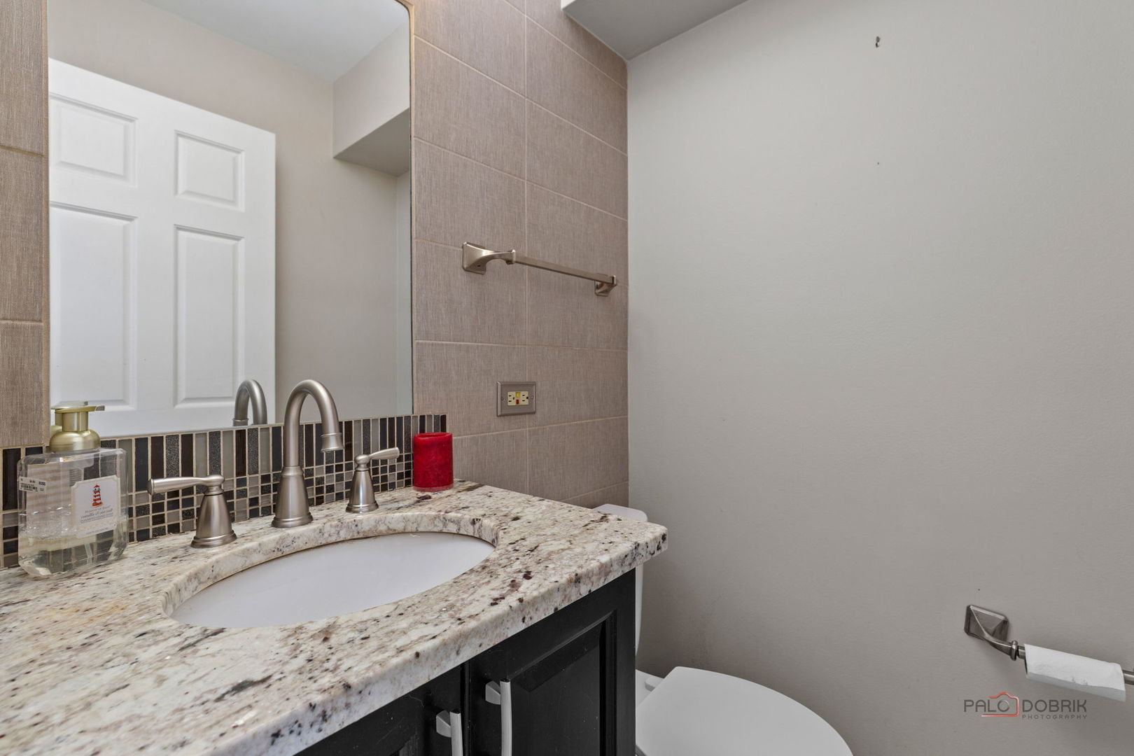 2326 W Weathersfield Way Property Photo 14