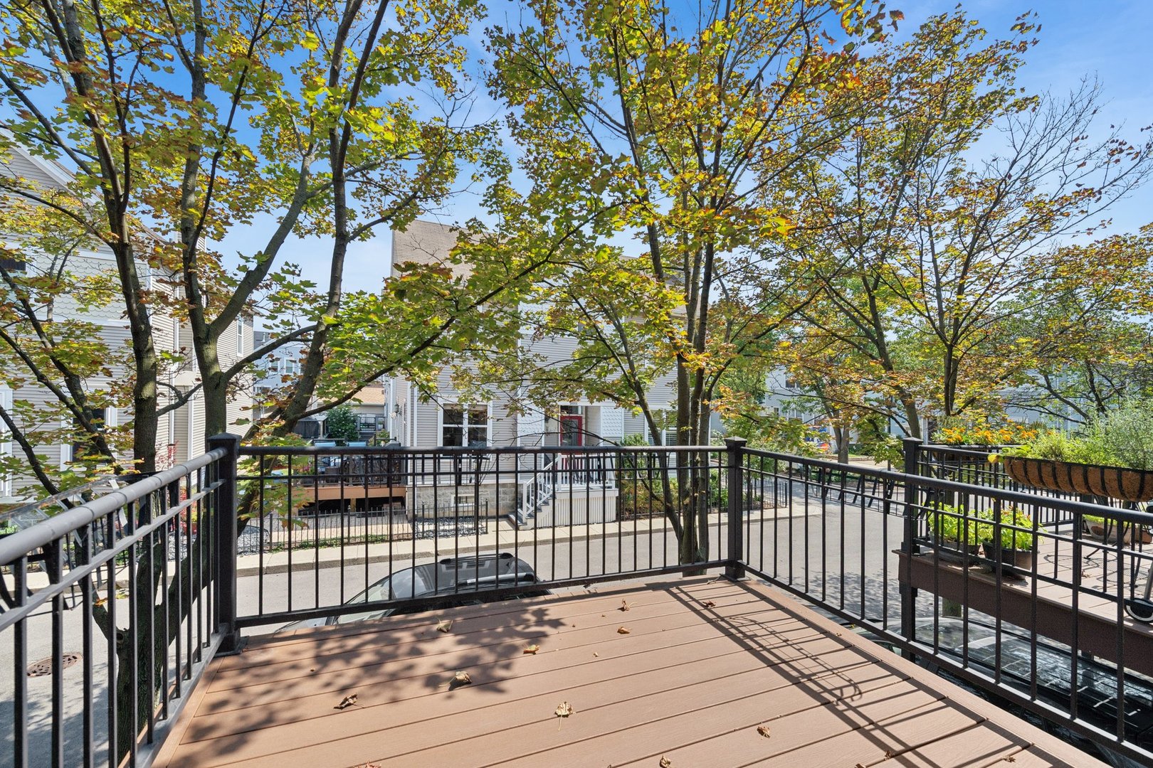 2835 N Wolcott Avenue F Property Photo 7
