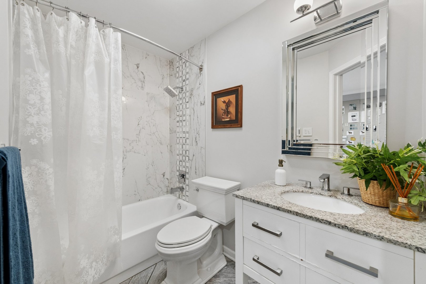 2835 N Wolcott Avenue F Property Photo 24