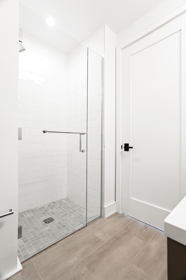 2611 N Hermitage Avenue 113 Property Photo 12