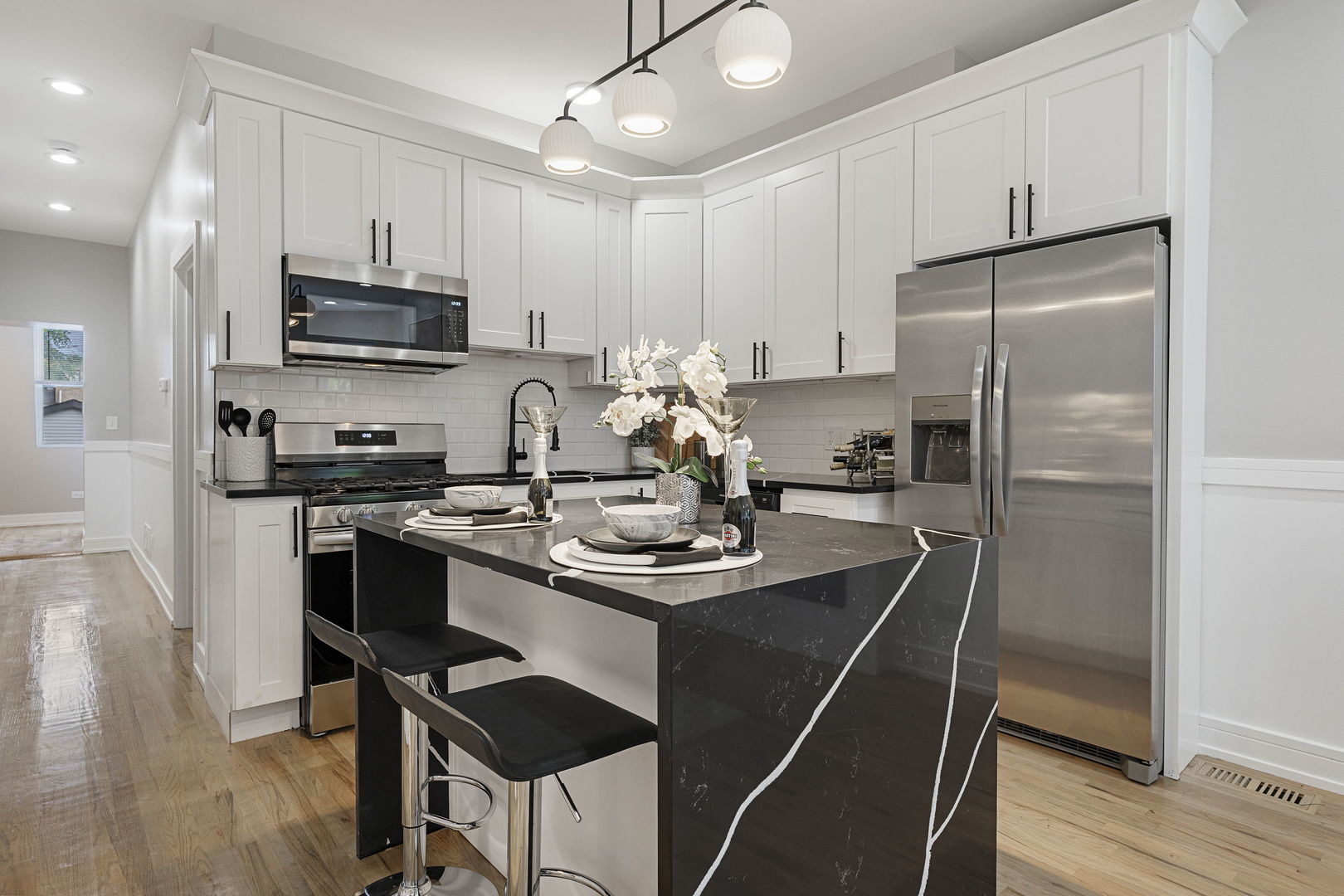6943 S Calumet Avenue Property Photo 4