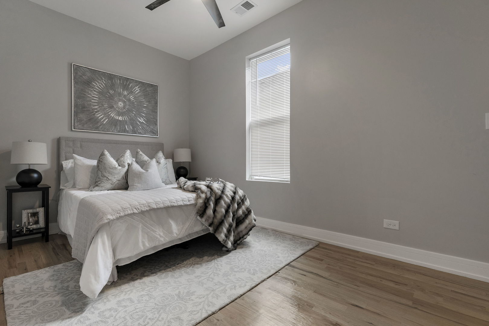 6943 S Calumet Avenue Property Photo 6