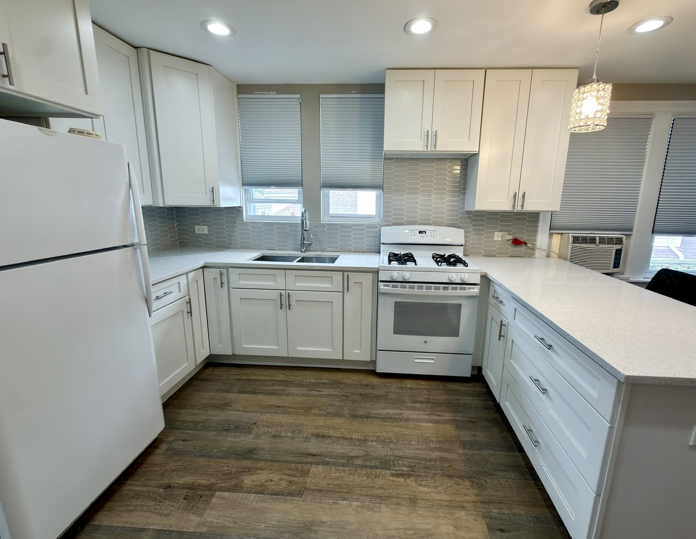 5849 W Wilson Avenue Property Photo 21
