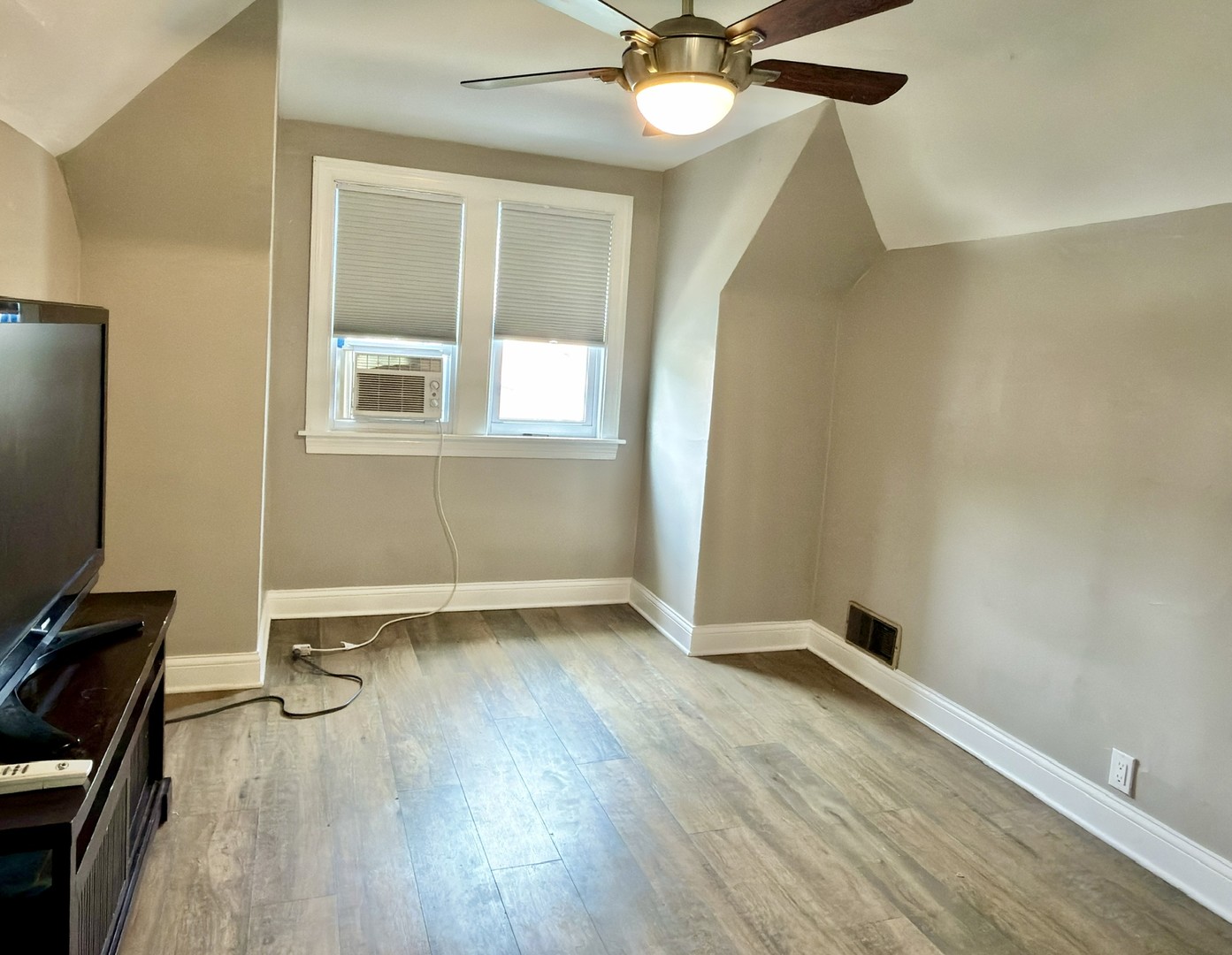5849 W Wilson Avenue Property Photo 22