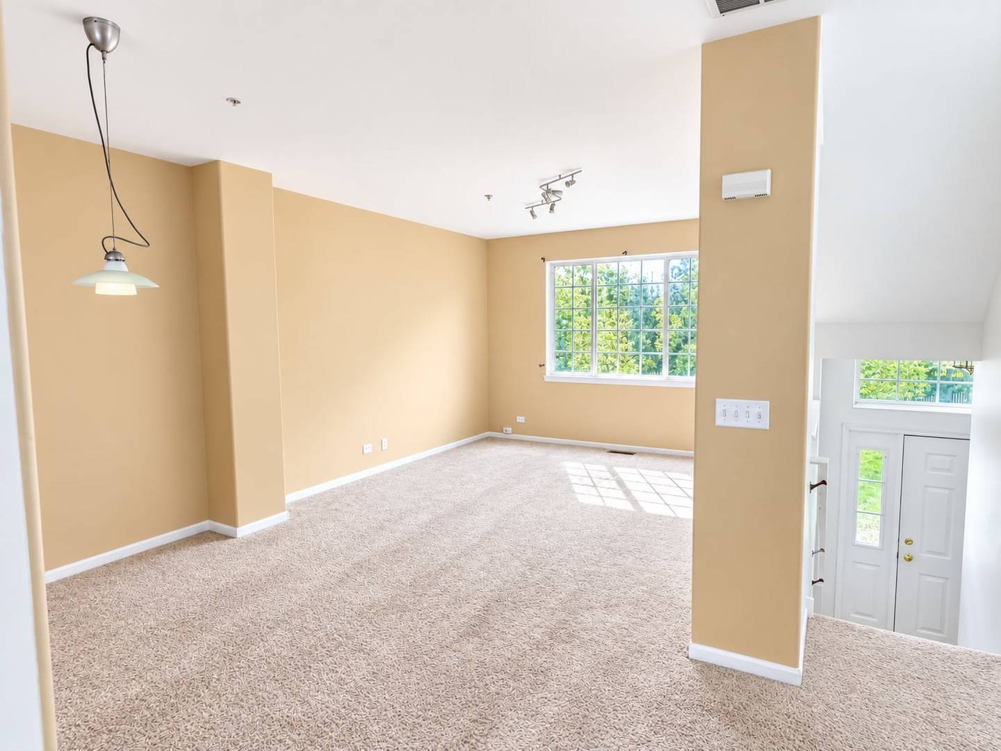 93 Cantal Court Property Photo 2