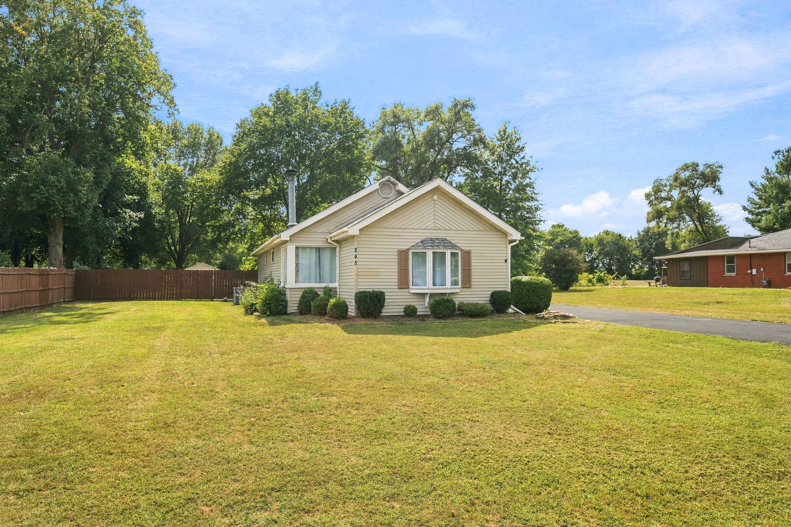 245 W Southmor Road Property Photo 1