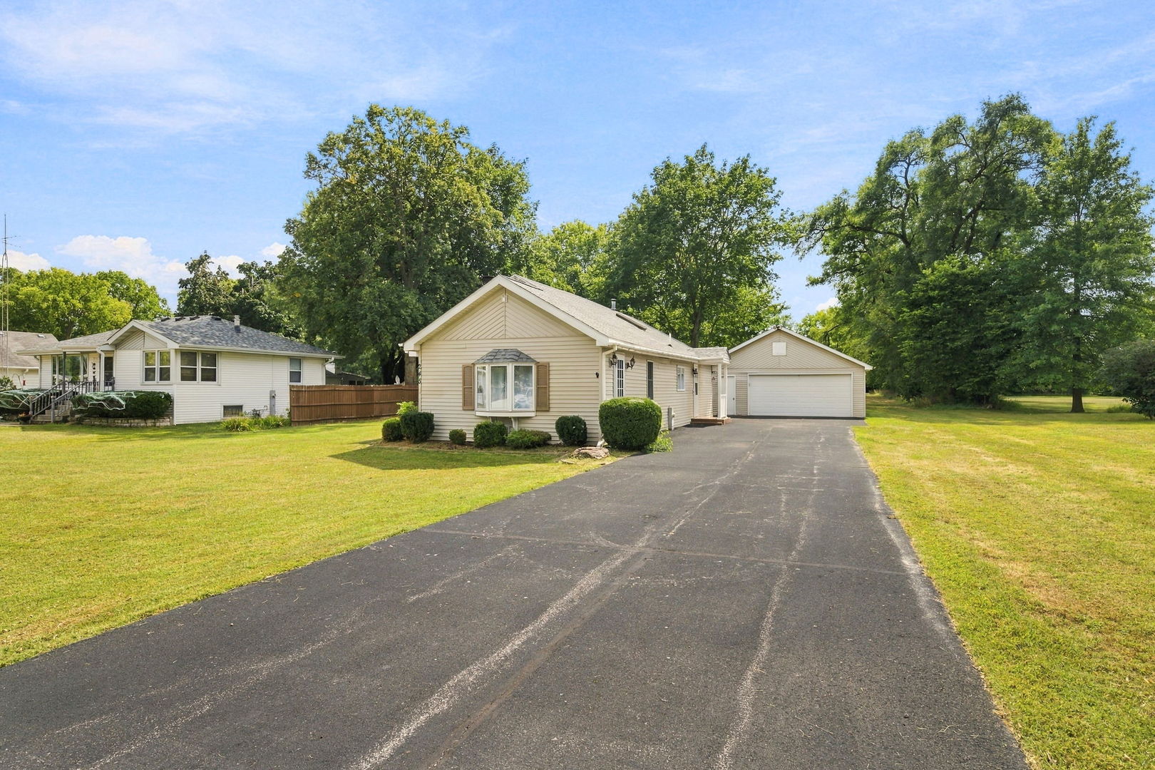 245 W Southmor Road Property Photo 2