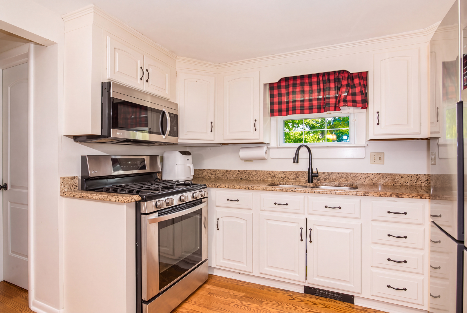 5807 Fairmount Avenue Property Photo 10
