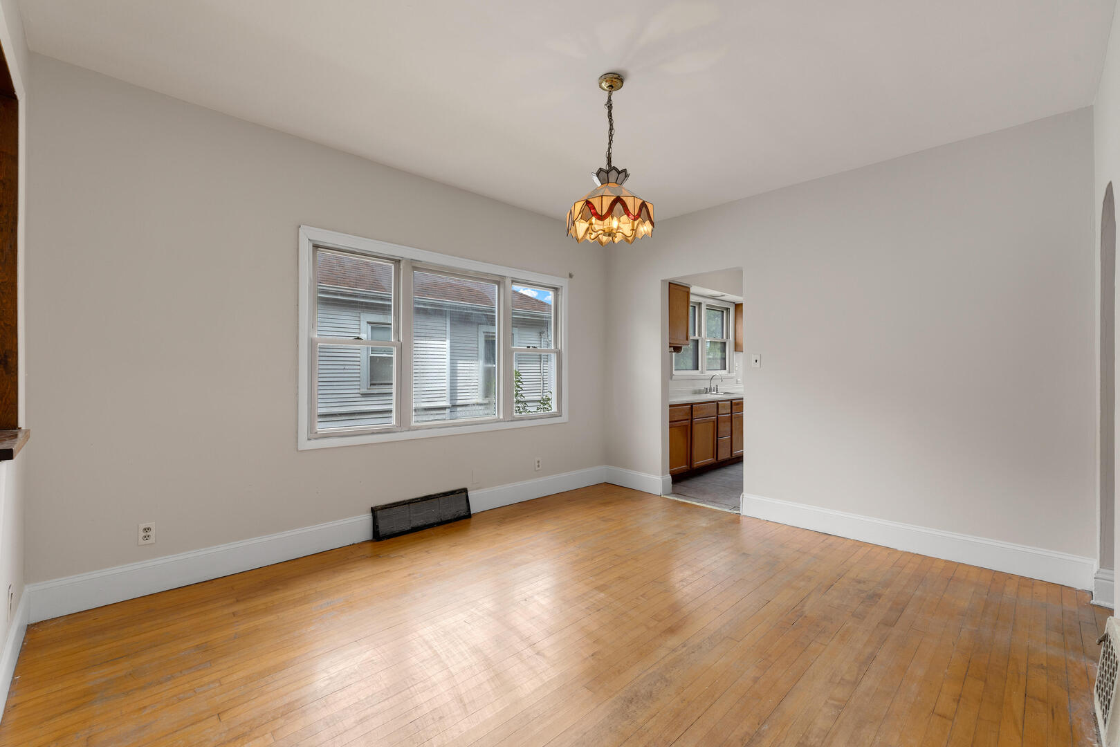 13 W 37th Street Property Photo 6
