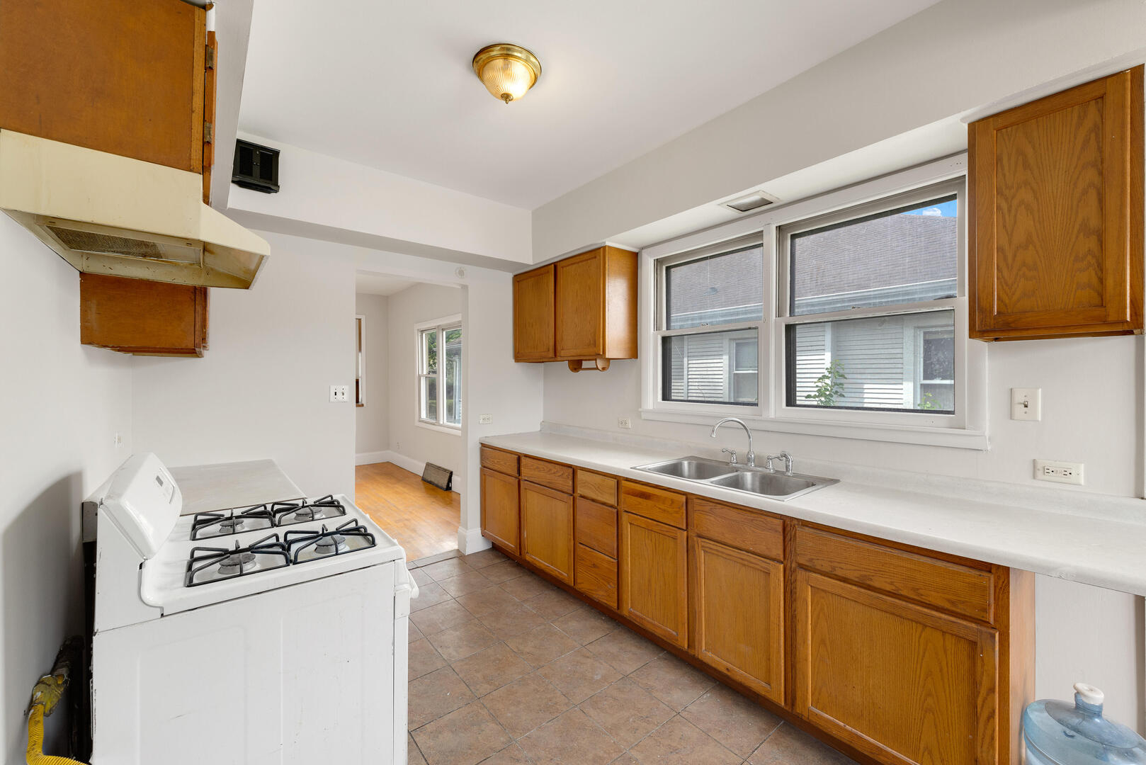 13 W 37th Street Property Photo 7