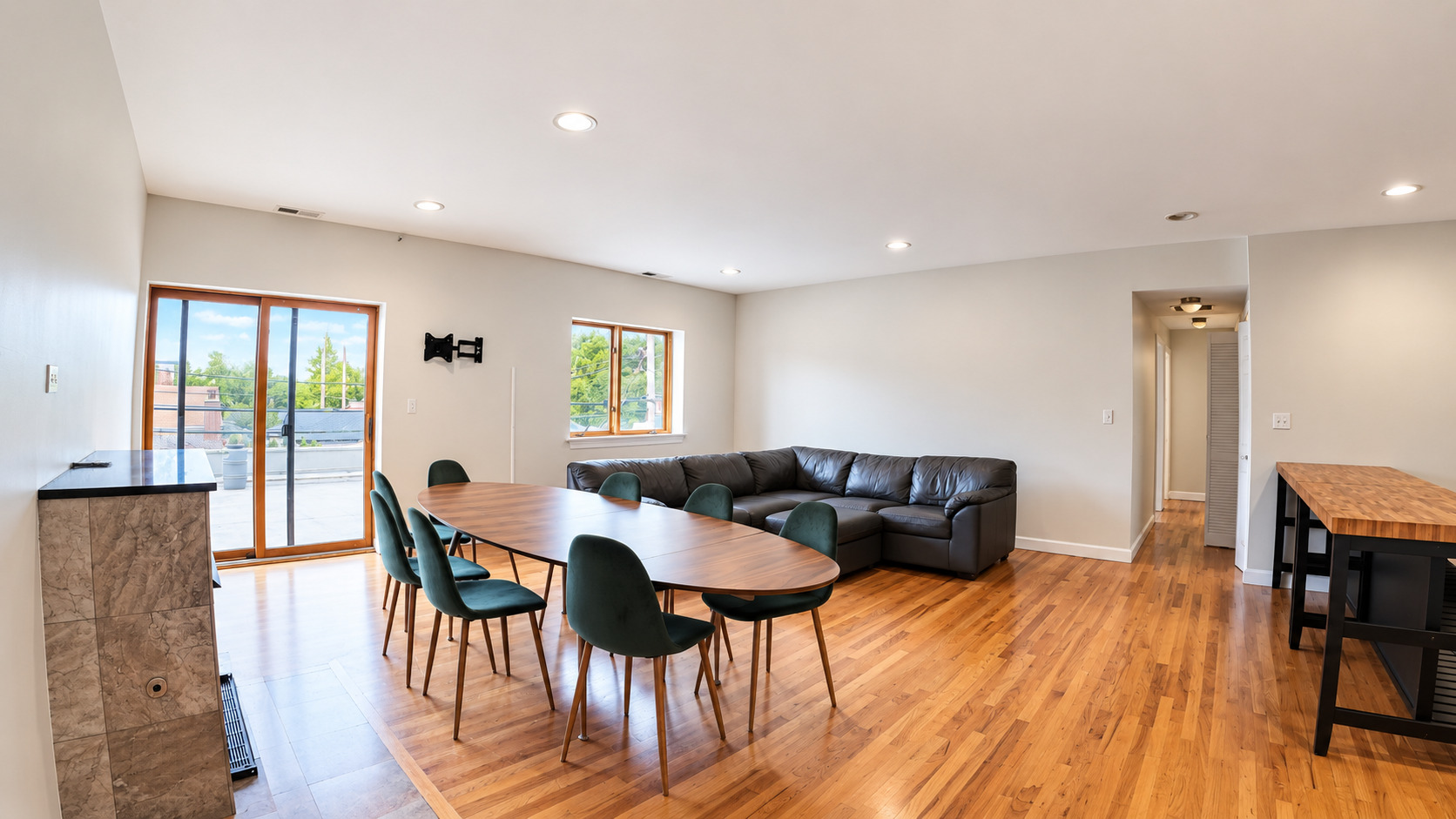 6005 N Kimball Avenue 2a Property Photo 4