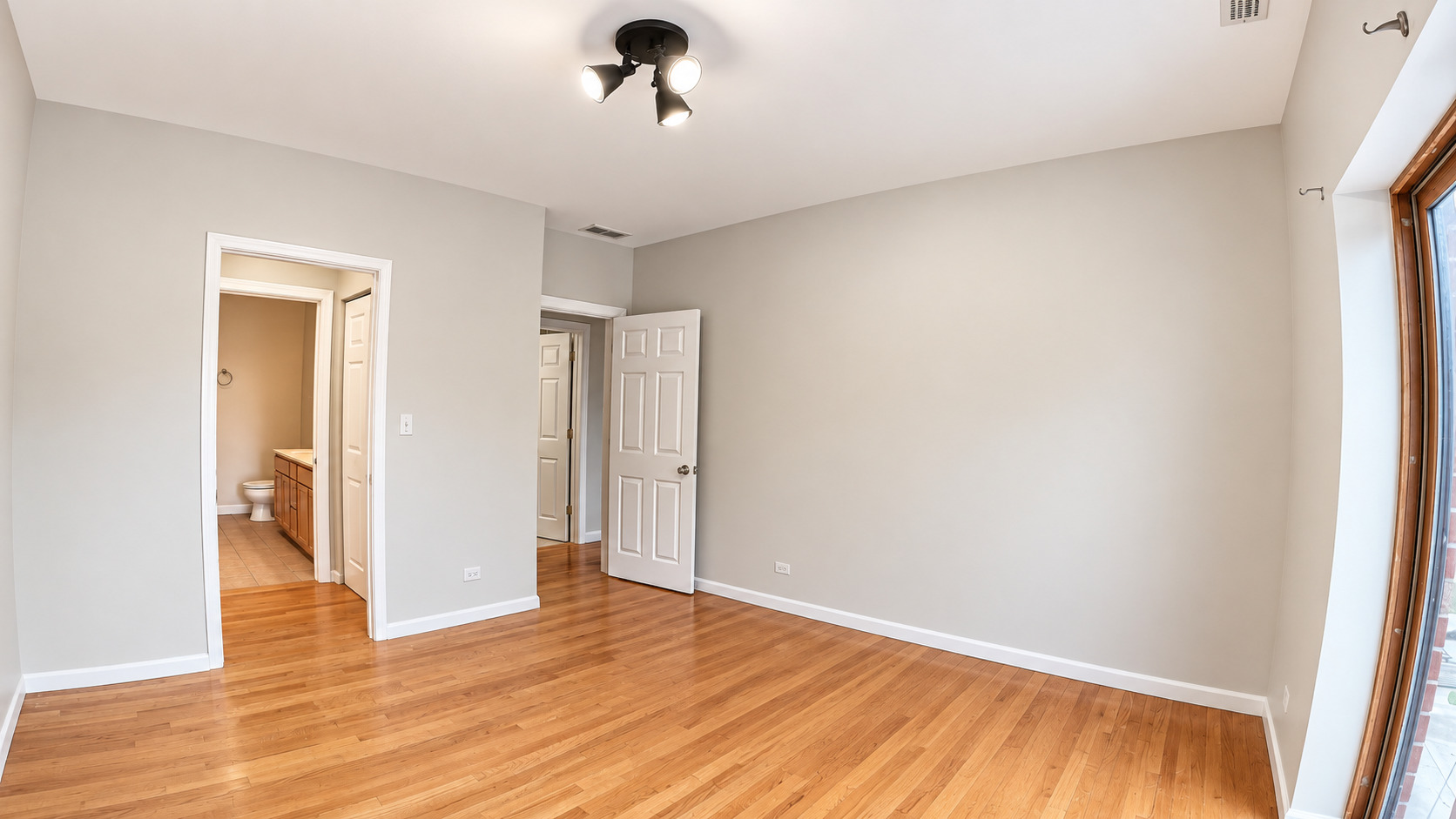 6005 N Kimball Avenue 2a Property Photo 11