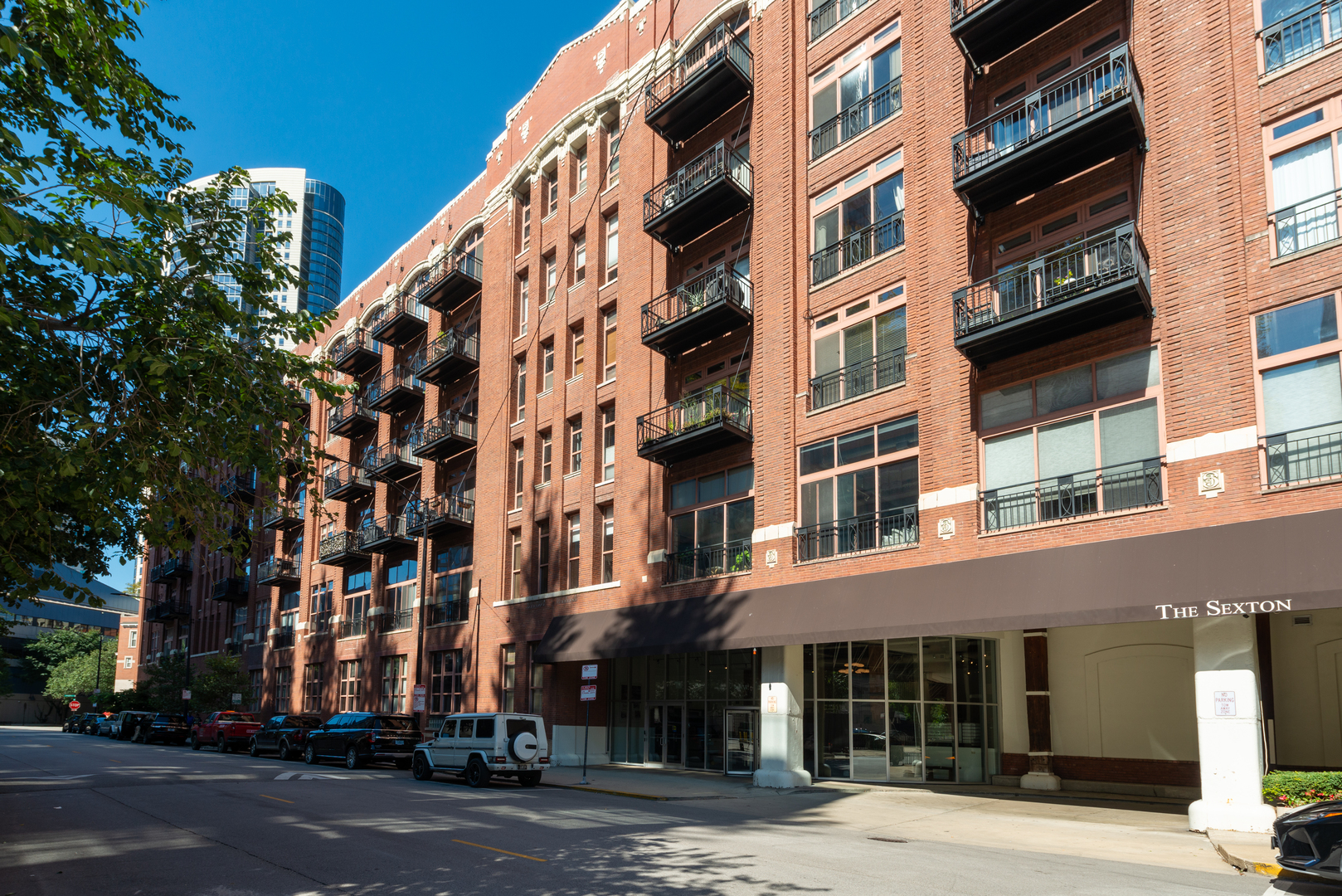 360 W Illinois Street 8a Property Photo 1