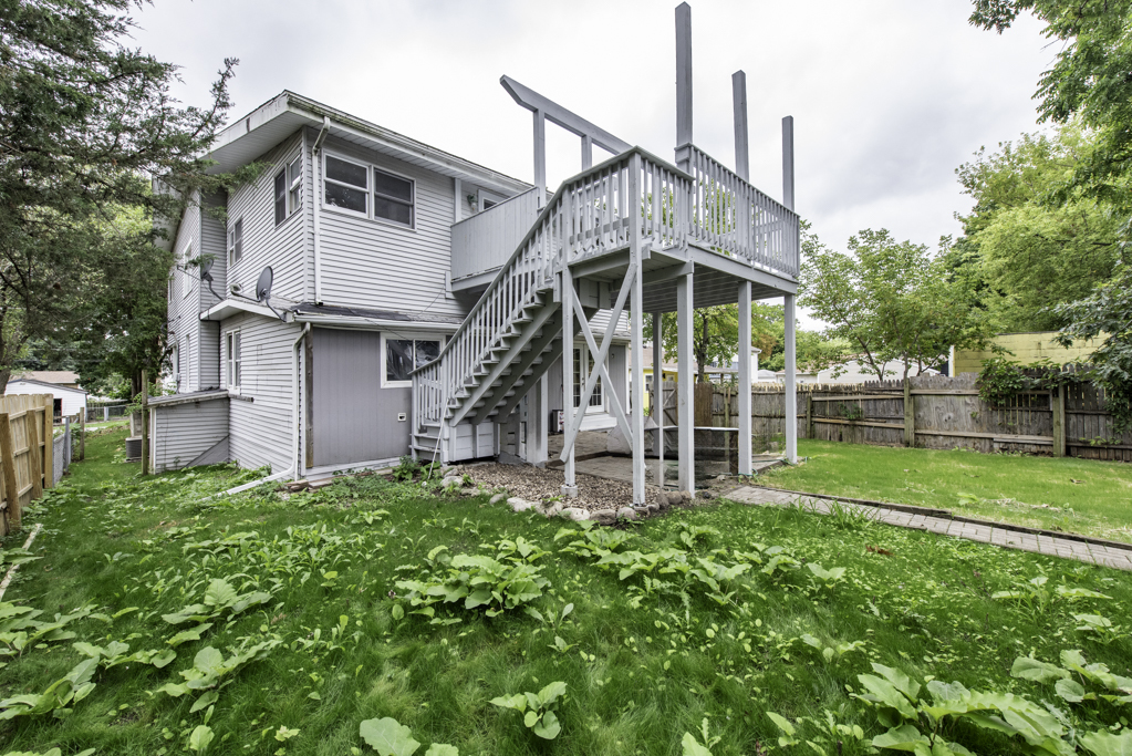 33827 N Oak Street Property Photo 5
