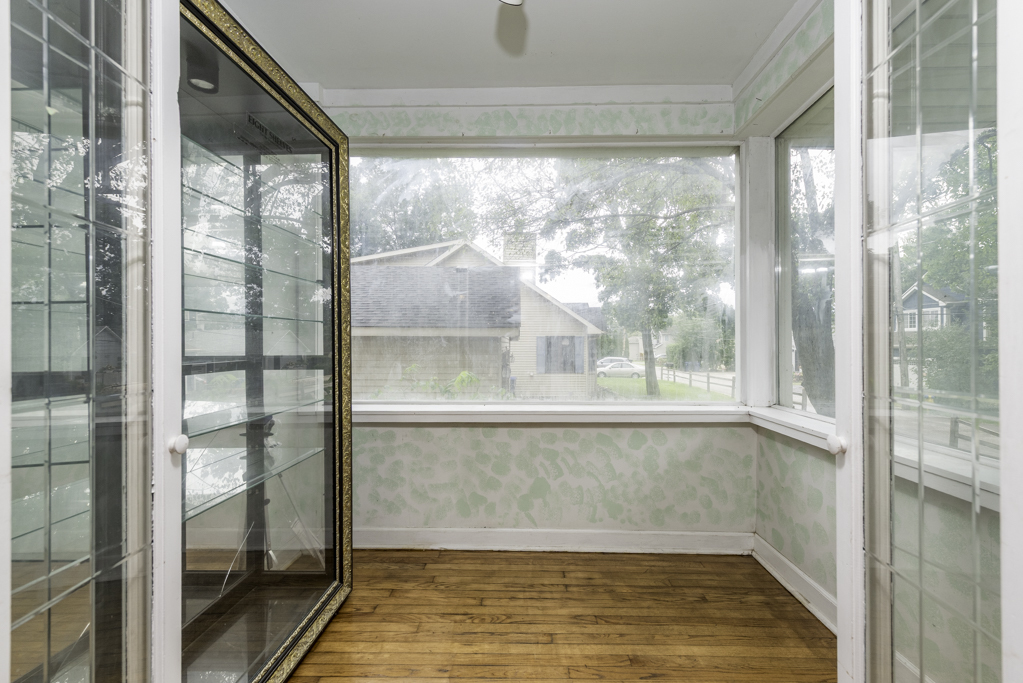 33827 N Oak Street Property Photo 11