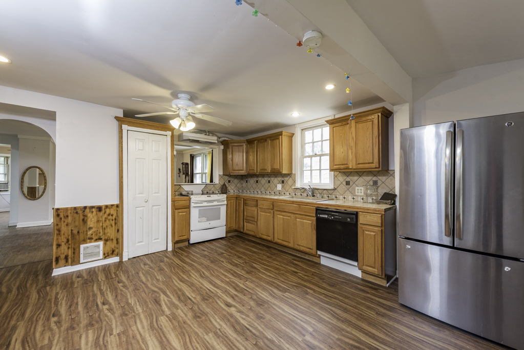 33827 N Oak Street Property Photo 13