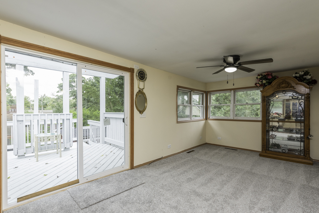 33827 N Oak Street Property Photo 15