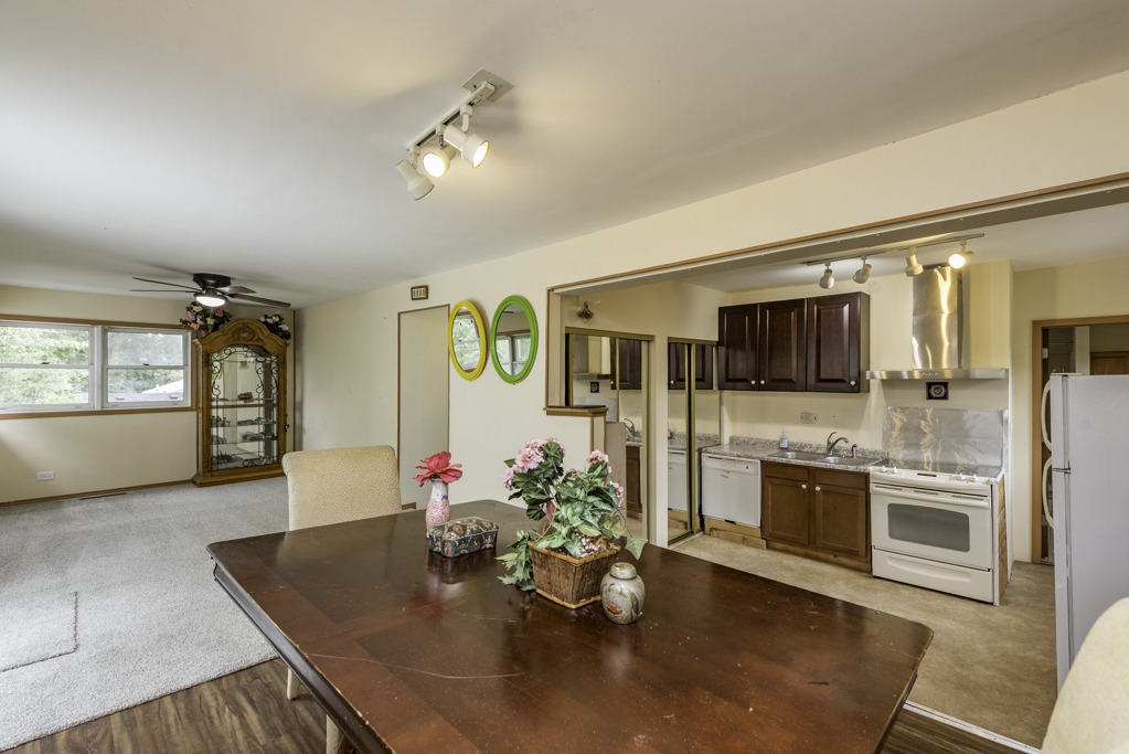 33827 N Oak Street Property Photo 17