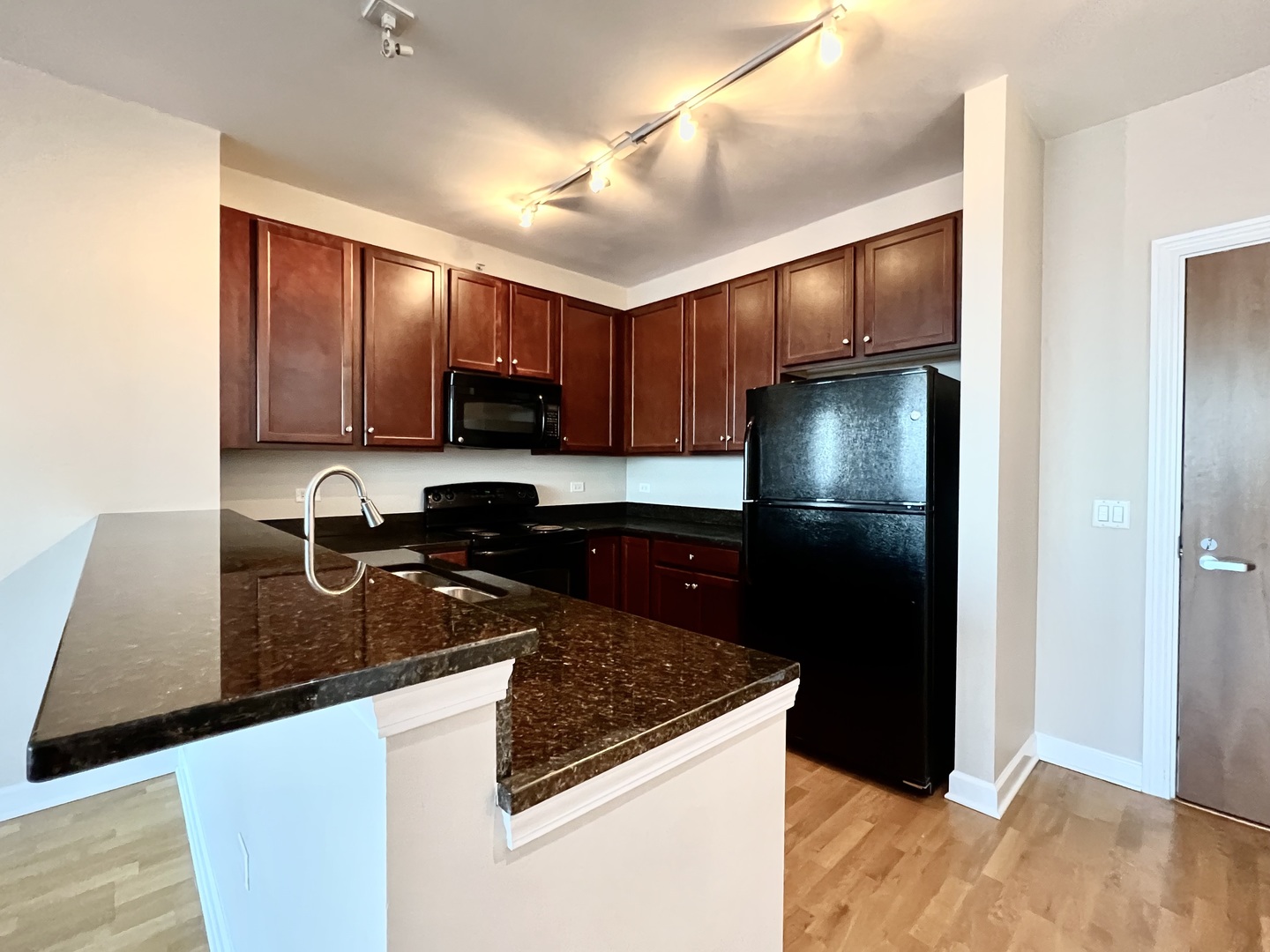 1901 S Calumet Avenue 2602 Property Photo 11