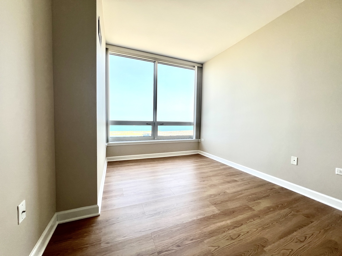 1901 S Calumet Avenue 2602 Property Photo 20