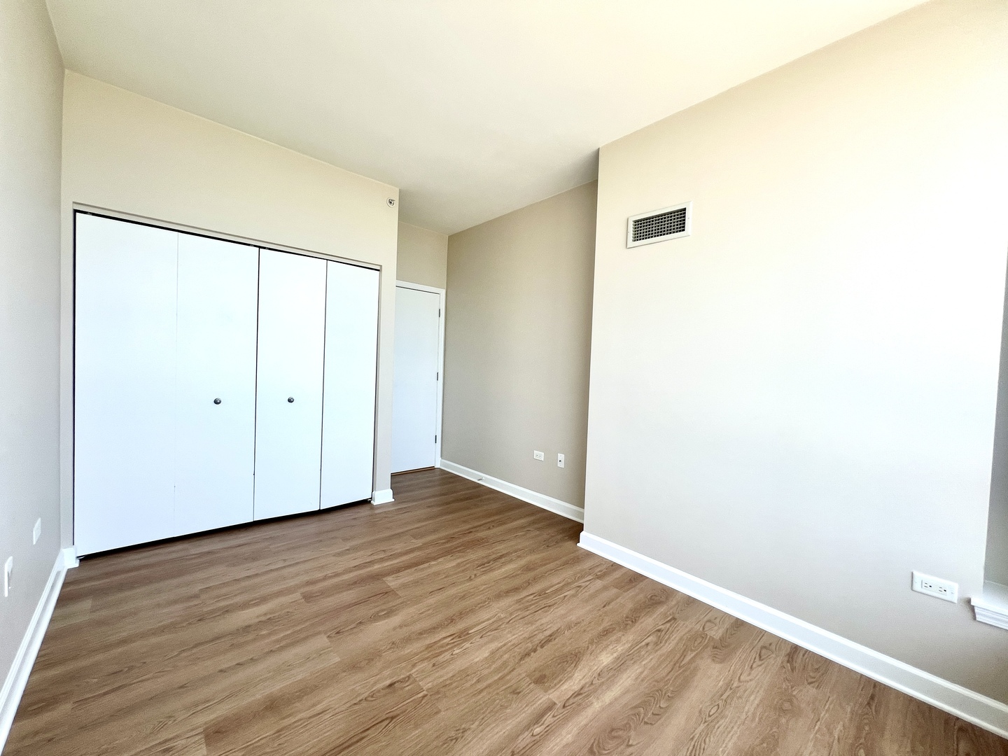 1901 S Calumet Avenue 2602 Property Photo 20