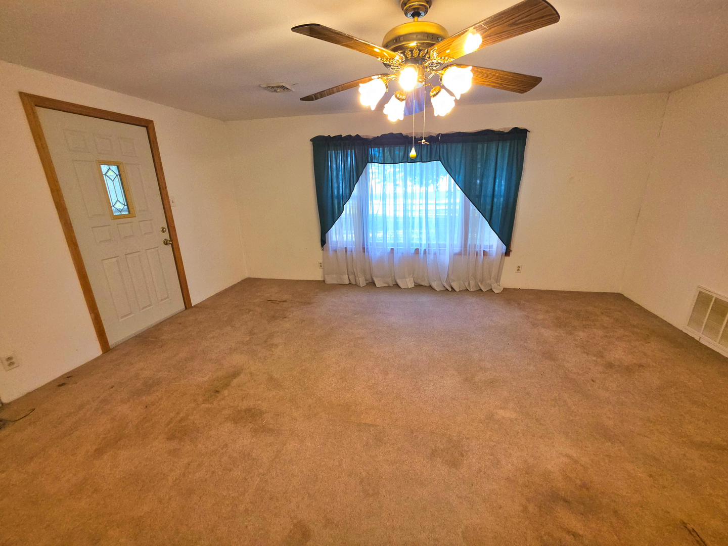 1401 Main Cross Street Property Photo 10