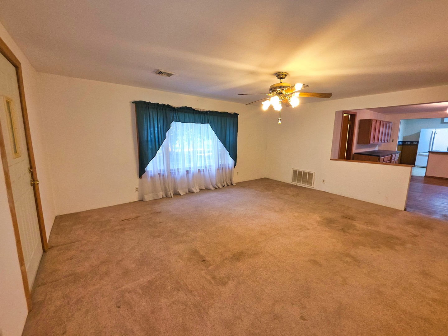 1401 Main Cross Street Property Photo 11