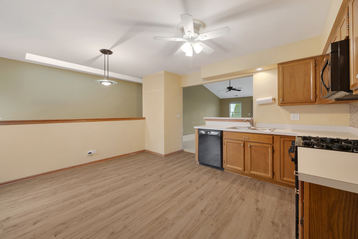 26 Tyler Court B Property Photo 10