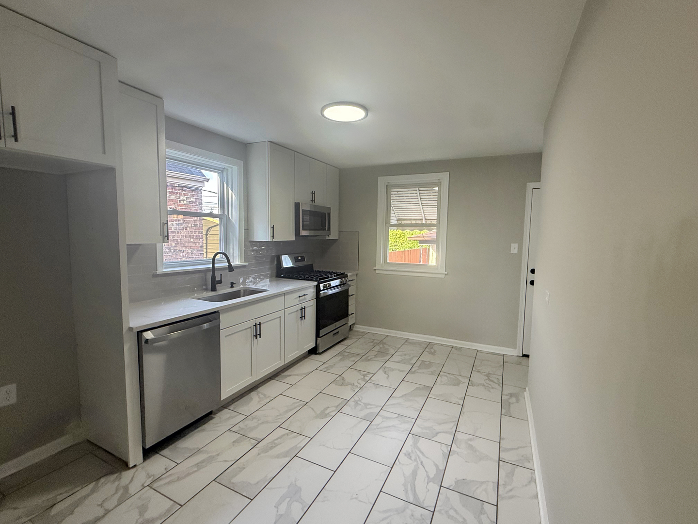 11142 S Emerald Avenue Property Photo 9