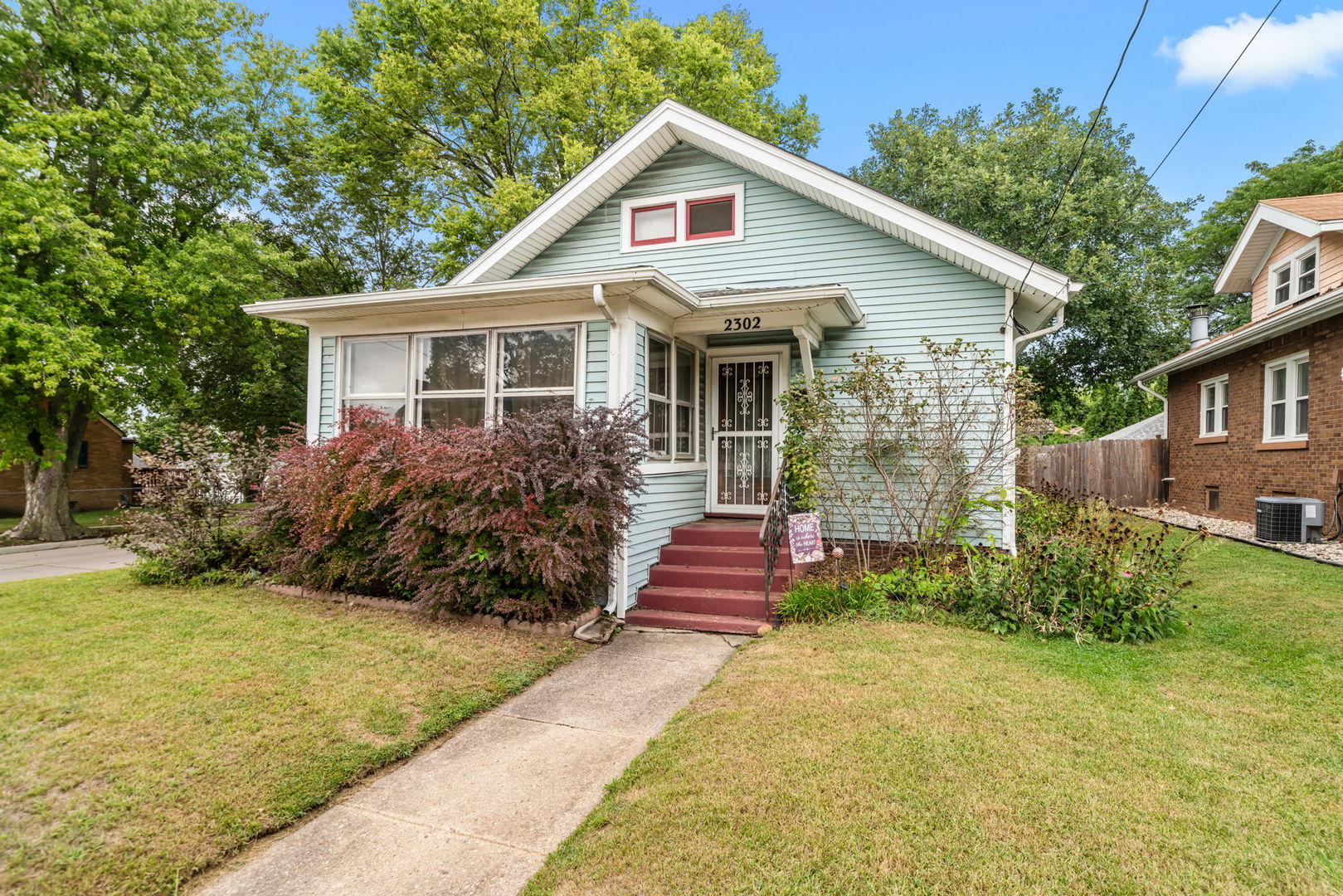 2302 Broadway Property Photo 1