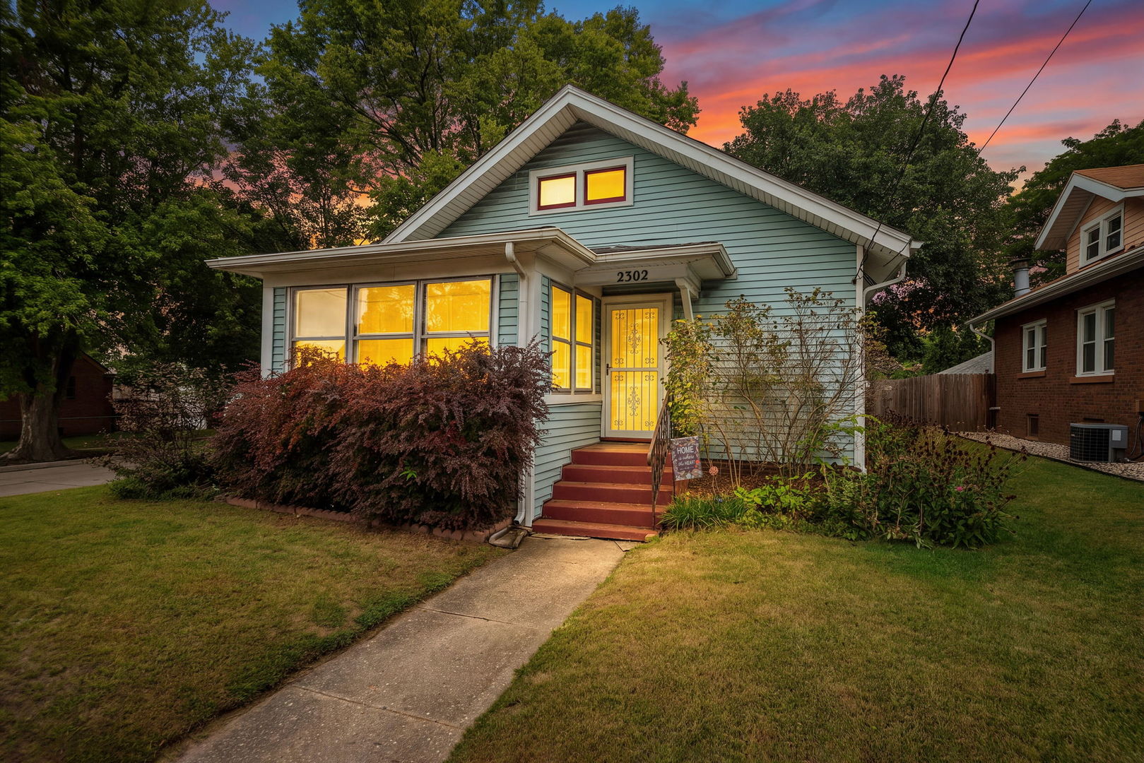 2302 Broadway Property Photo 2