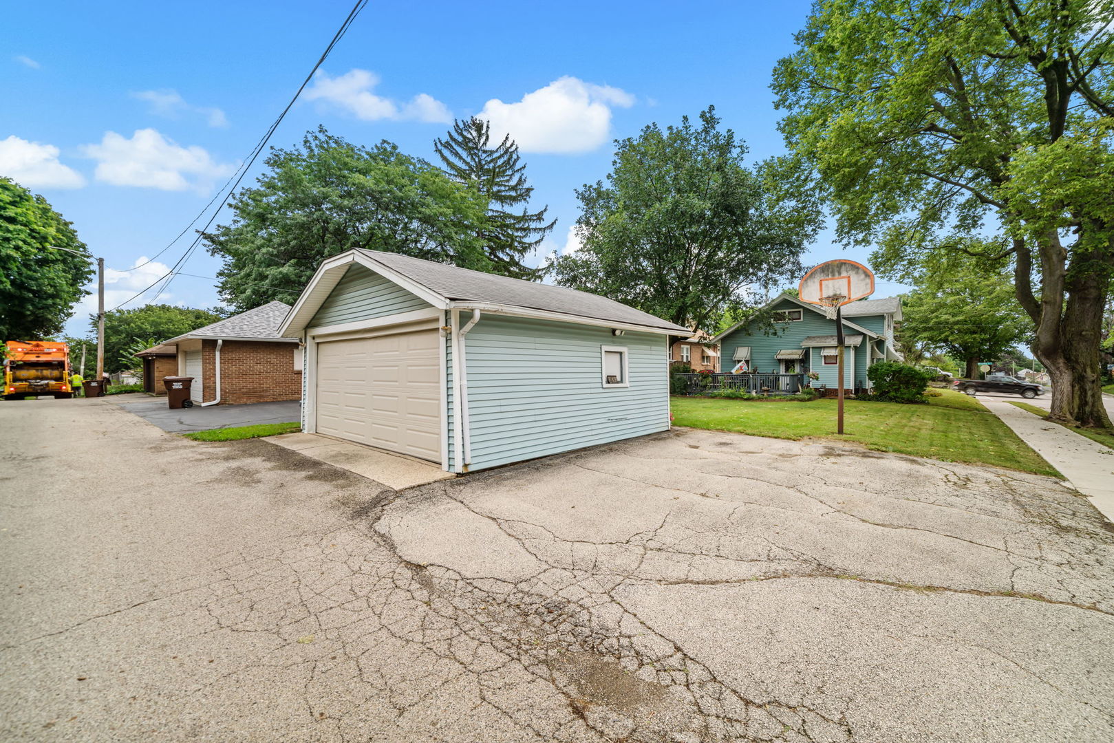 2302 Broadway Property Photo 30
