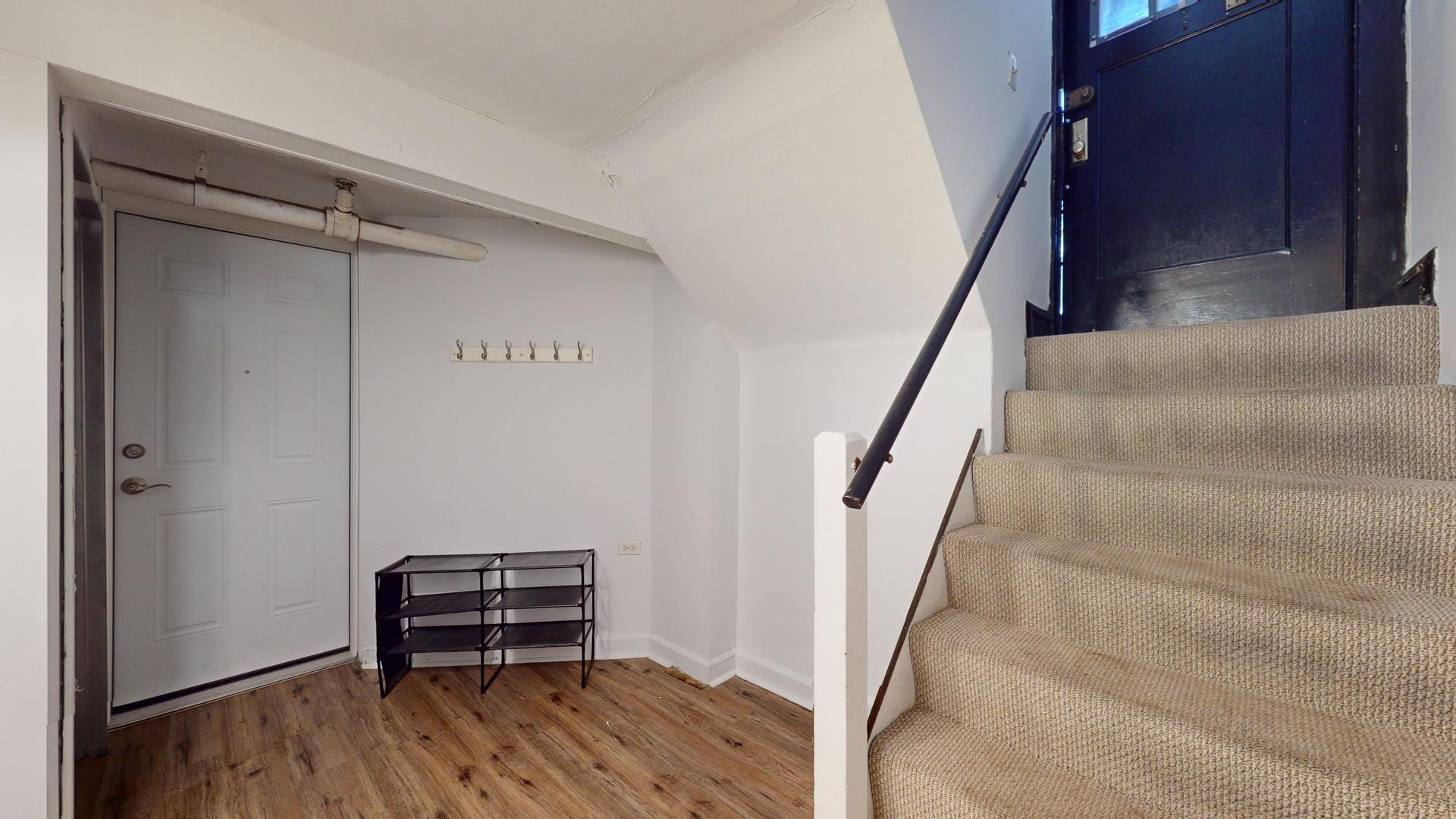 8912 Ewing Avenue Gdn Property Photo 2