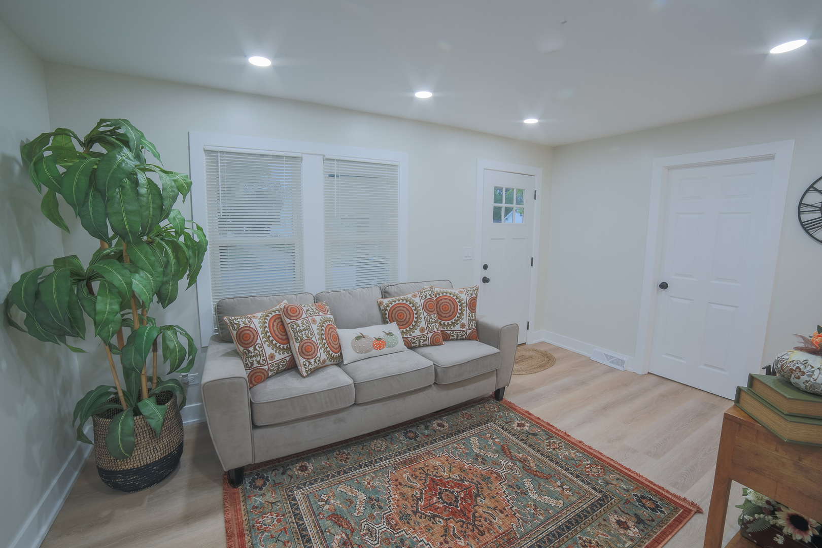 1030 Charles Street Property Photo 5