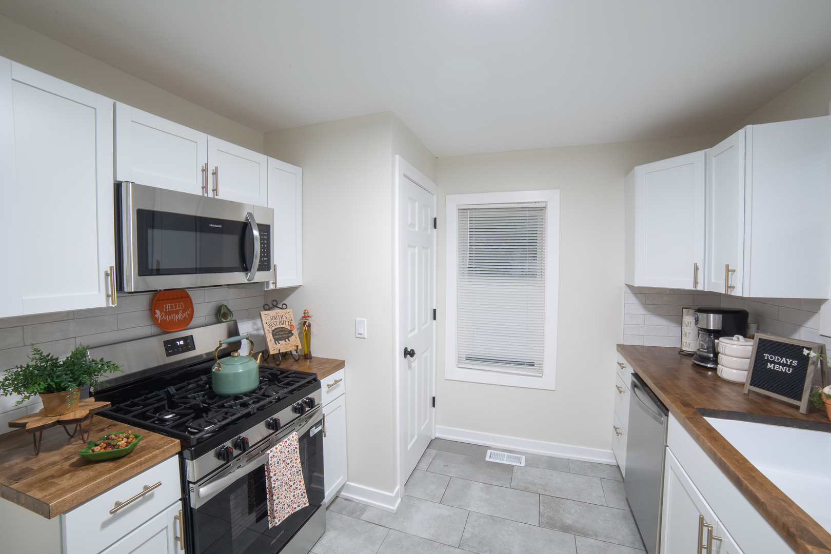1030 Charles Street Property Photo 13