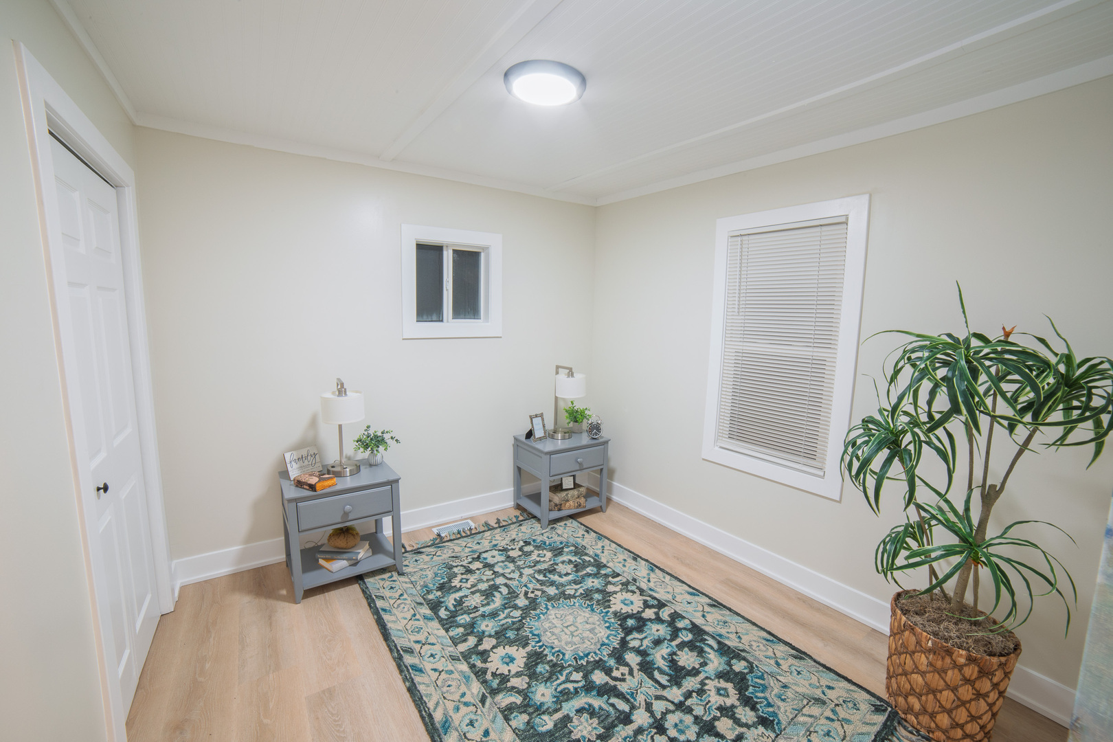 1030 Charles Street Property Photo 16