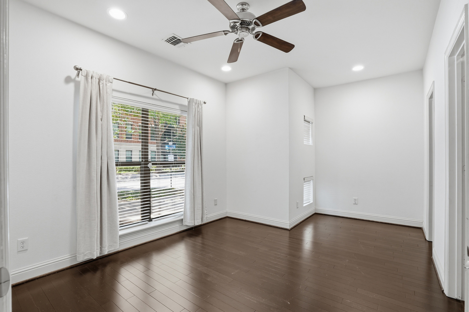644 E Bluff Street Property Photo 21