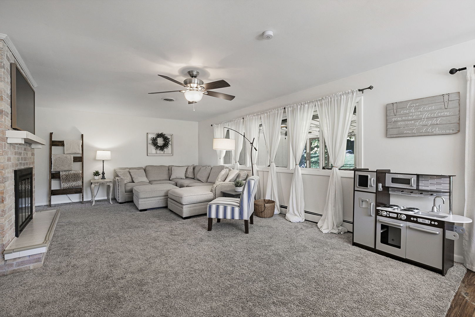 525 Poplar Avenue Property Photo 3