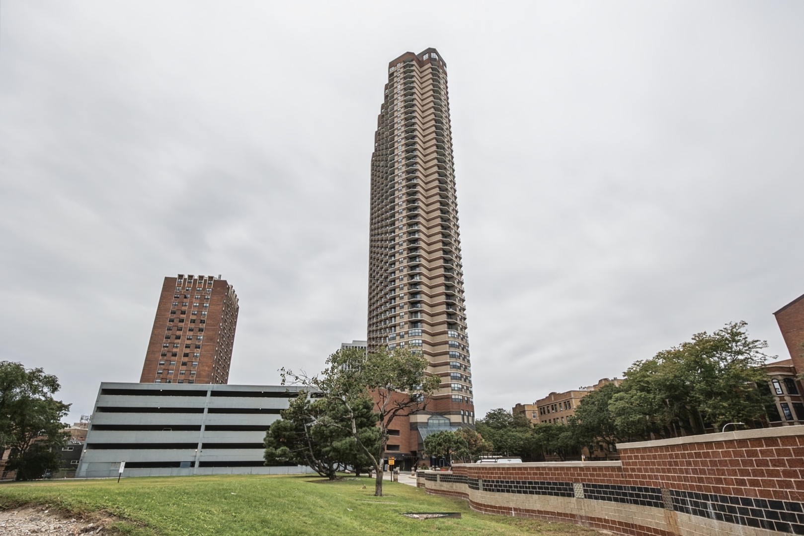3660 N LAKE SHORE Drive 3504 Property Photo 1