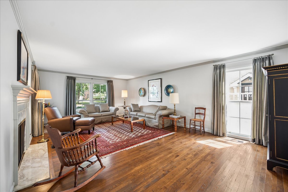 2448 Central Park Avenue Property Photo 3