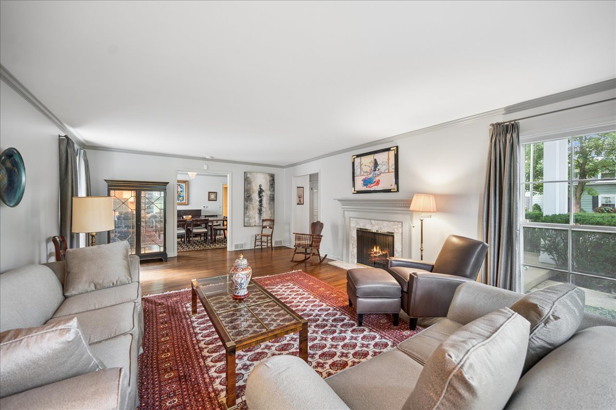 2448 Central Park Avenue Property Photo 4