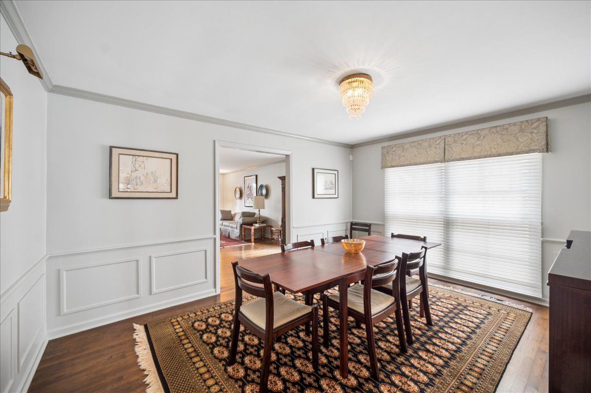 2448 Central Park Avenue Property Photo 5