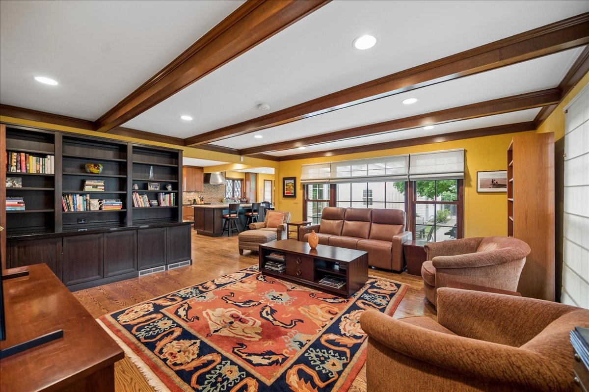 2448 Central Park Avenue Property Photo 7