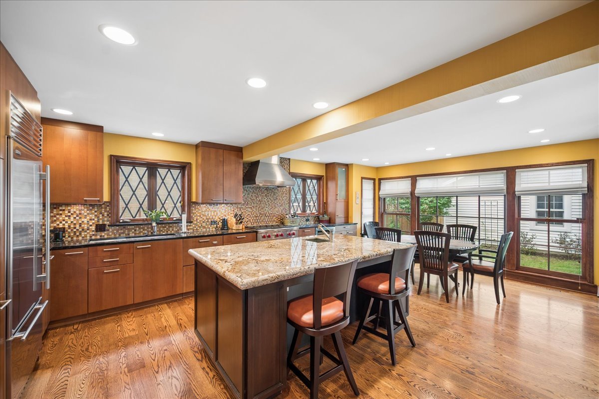 2448 Central Park Avenue Property Photo 8