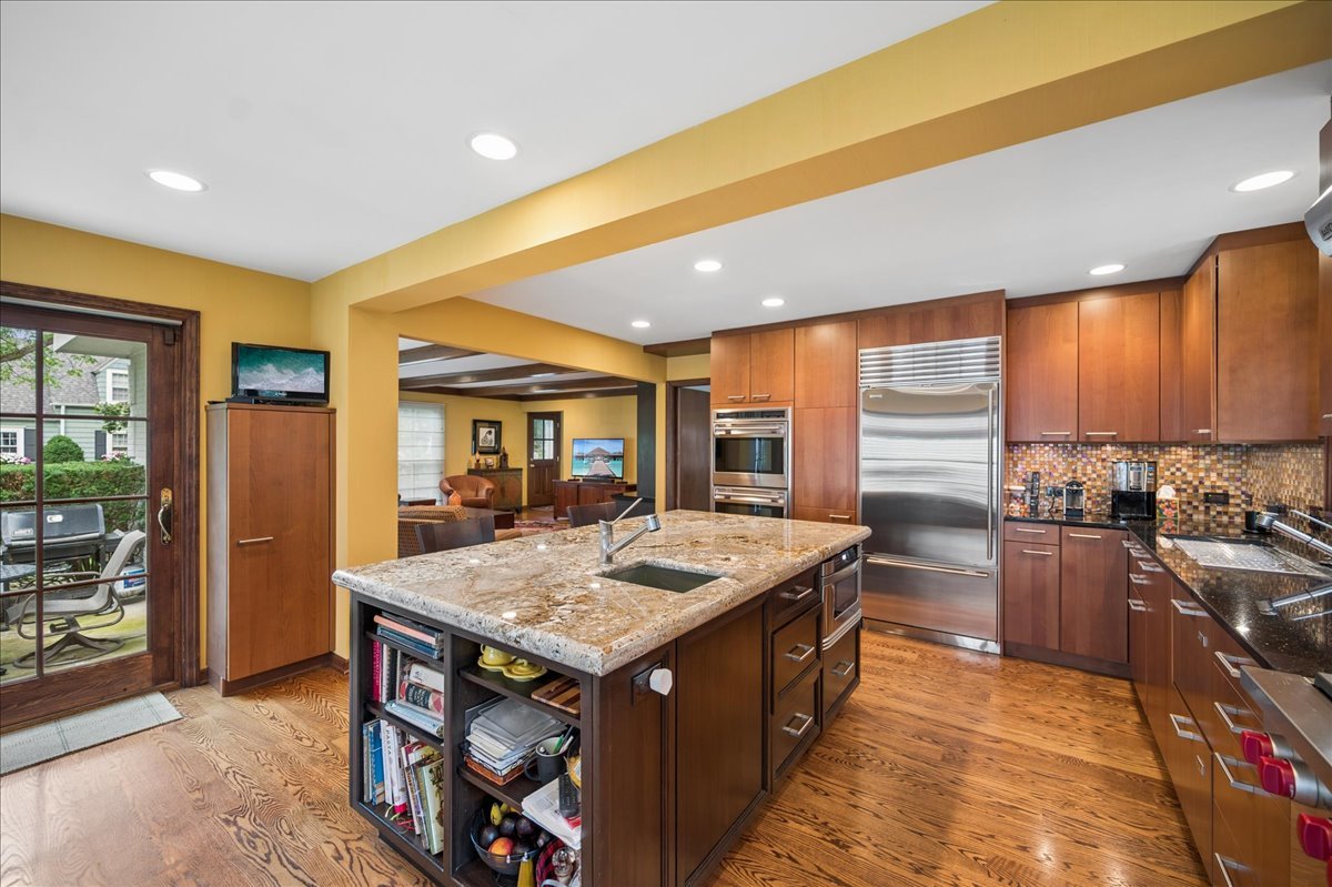 2448 Central Park Avenue Property Photo 10