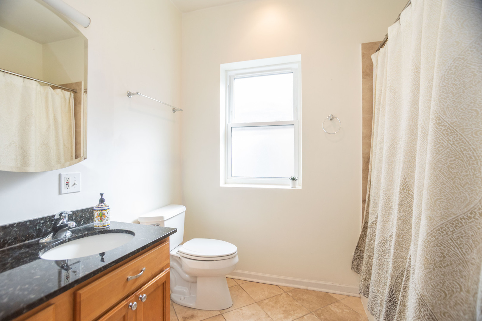 2734 W Argyle Street 3 Property Photo 15