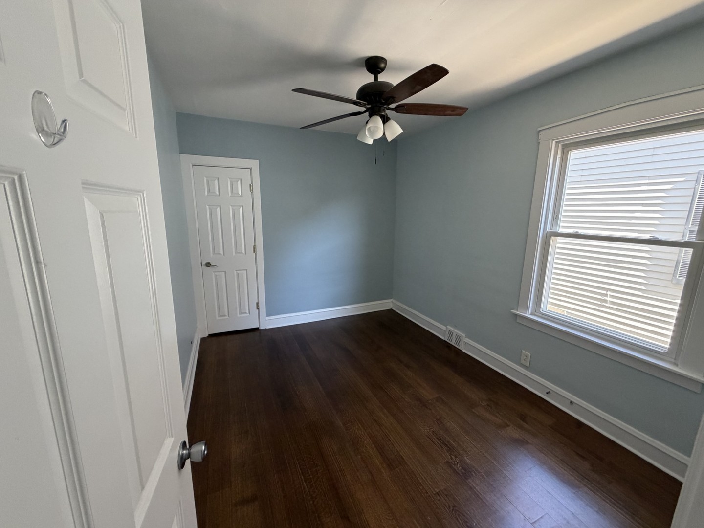 5475 N Monitor Avenue Property Photo 9